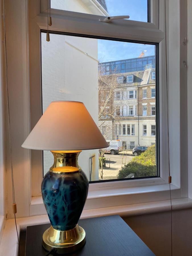 Bournemouth Beachfront Retreat 3 Bedroom 3 Bathroom Seaside B&B With Free Parking ภายนอก รูปภาพ