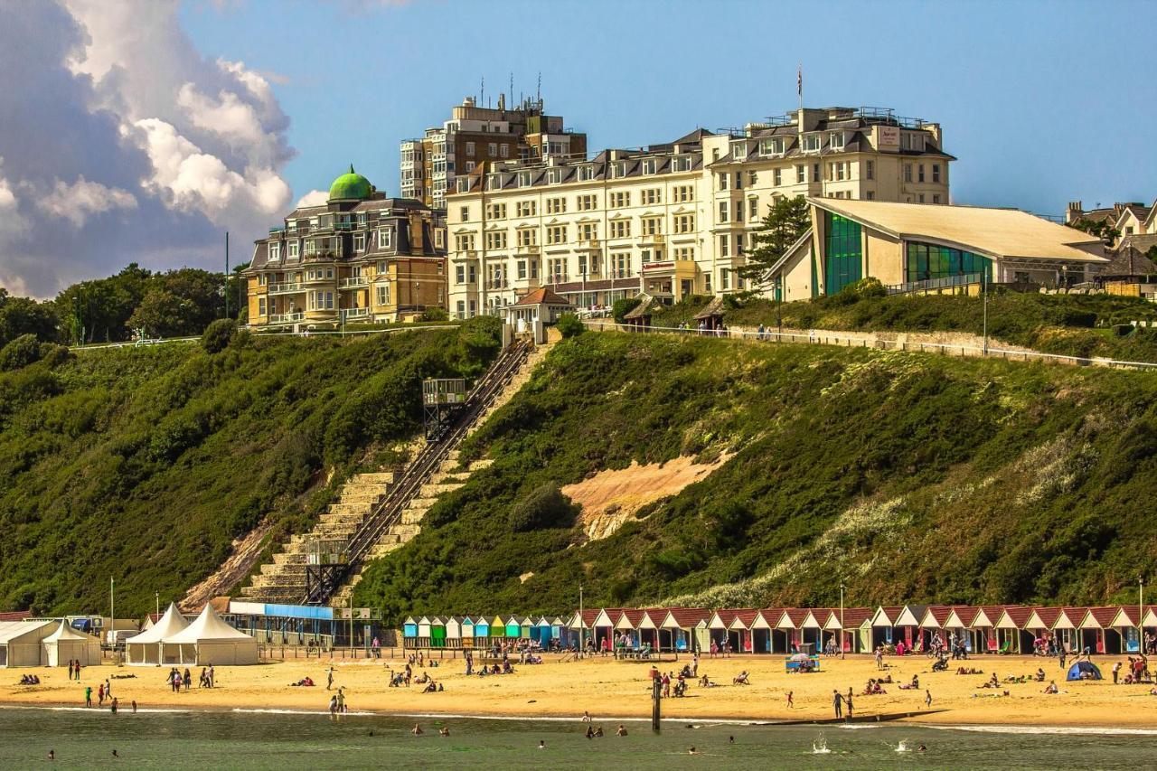 Bournemouth Beachfront Retreat 3 Bedroom 3 Bathroom Seaside B&B With Free Parking ภายนอก รูปภาพ