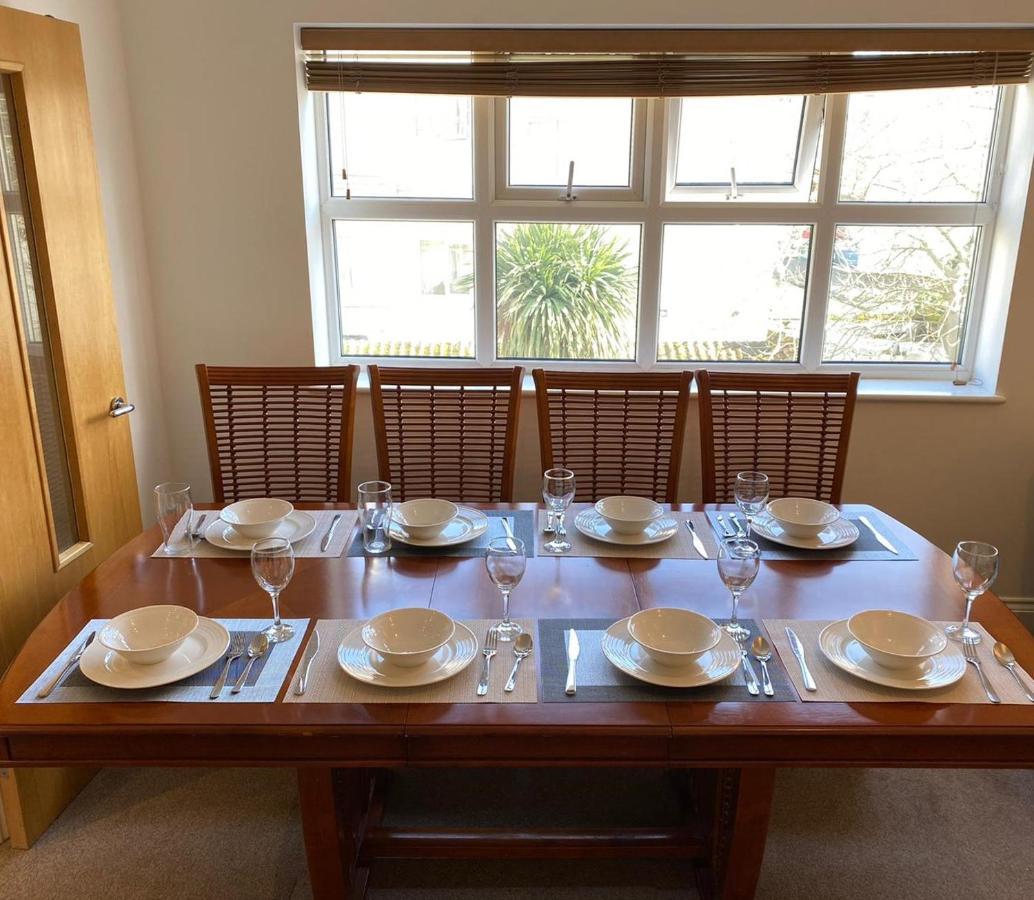 Bournemouth Beachfront Retreat 3 Bedroom 3 Bathroom Seaside B&B With Free Parking ภายนอก รูปภาพ