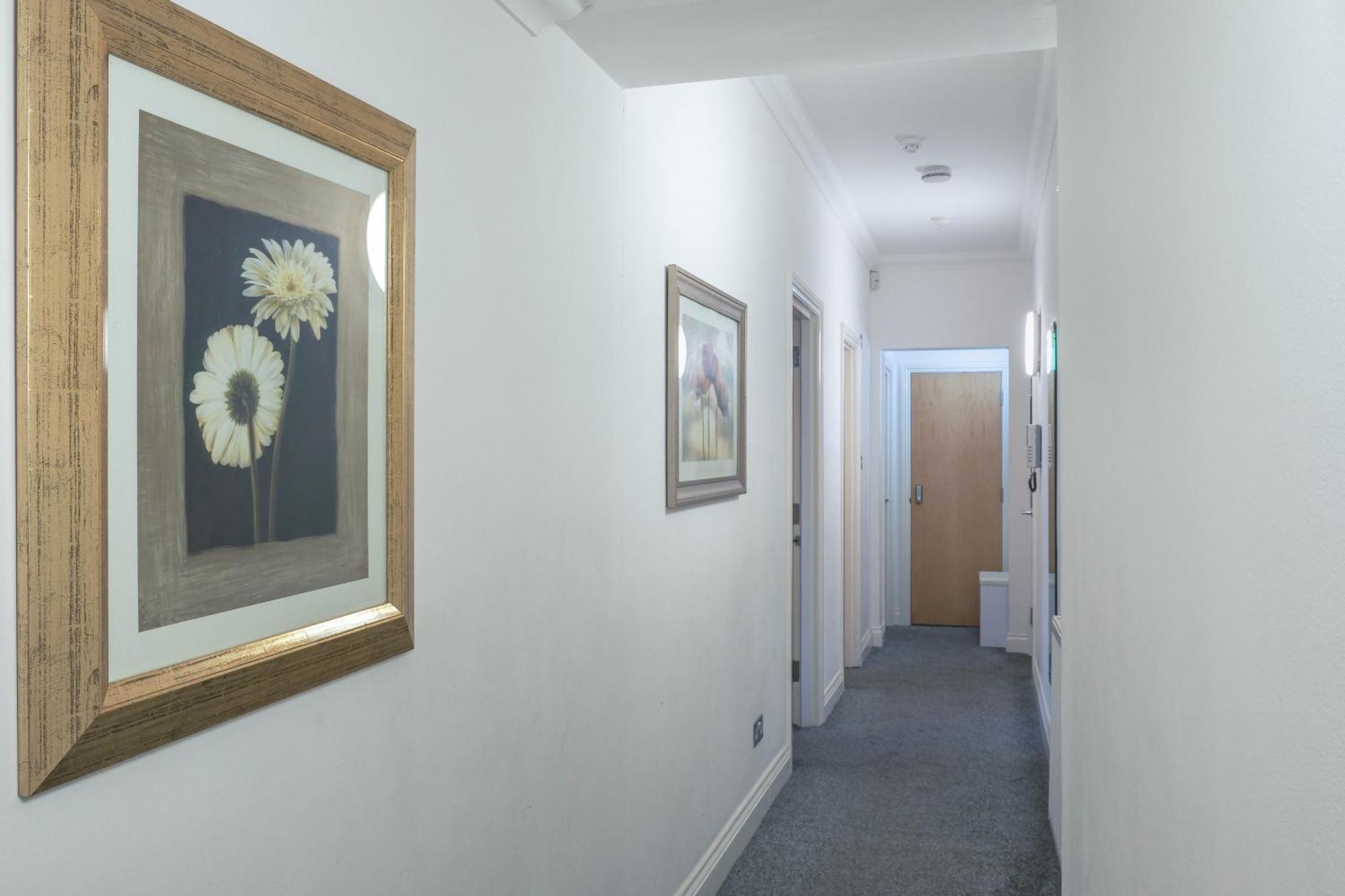 Bournemouth Beachfront Retreat 3 Bedroom 3 Bathroom Seaside B&B With Free Parking ภายนอก รูปภาพ