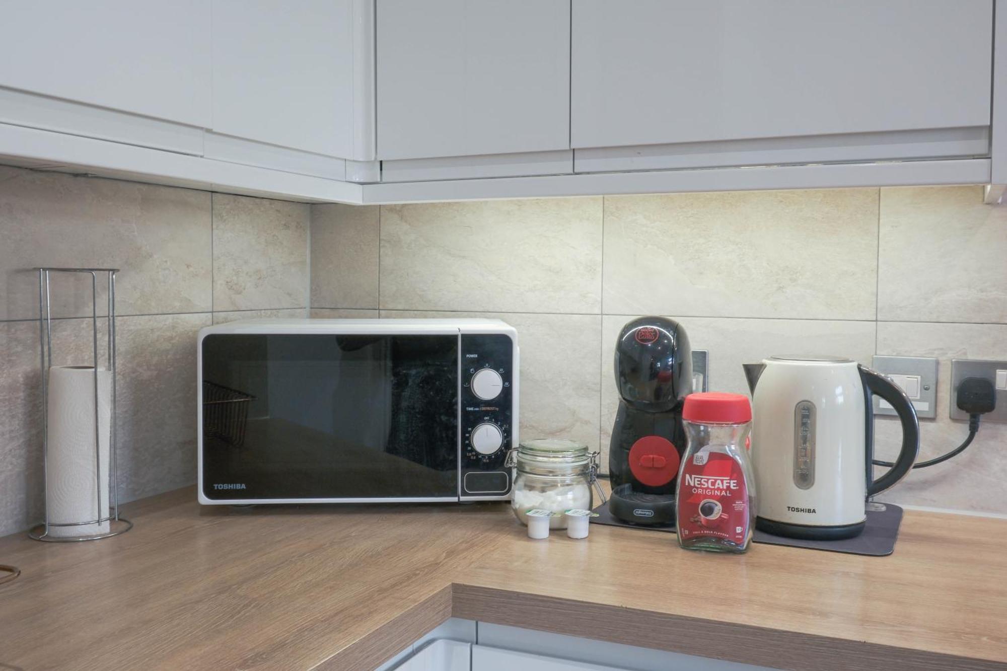Bournemouth Beachfront Retreat 3 Bedroom 3 Bathroom Seaside B&B With Free Parking ภายนอก รูปภาพ
